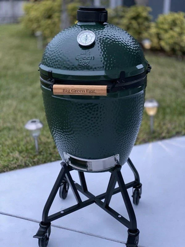 Brand new big green egg grill smoker with new accessories Q5