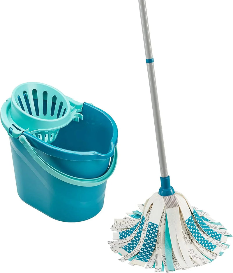 The all-in-one vacuum and mopping machine has dimensions of 45×35×120 centimeters and a capacity of 8 liters. O1