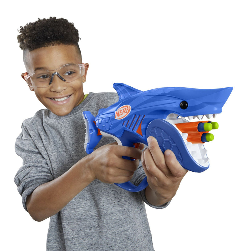 Nerf Junior Wild Sharkfire, Easy Play Dart Blaster, 8 Nerf Elite Darts, Ages 6 & Up A8