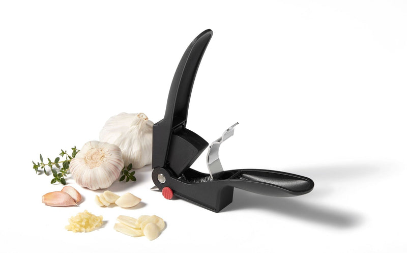 Starfrit 3-in-1 Dishwasher Safe Garlic Press with Scraper A9